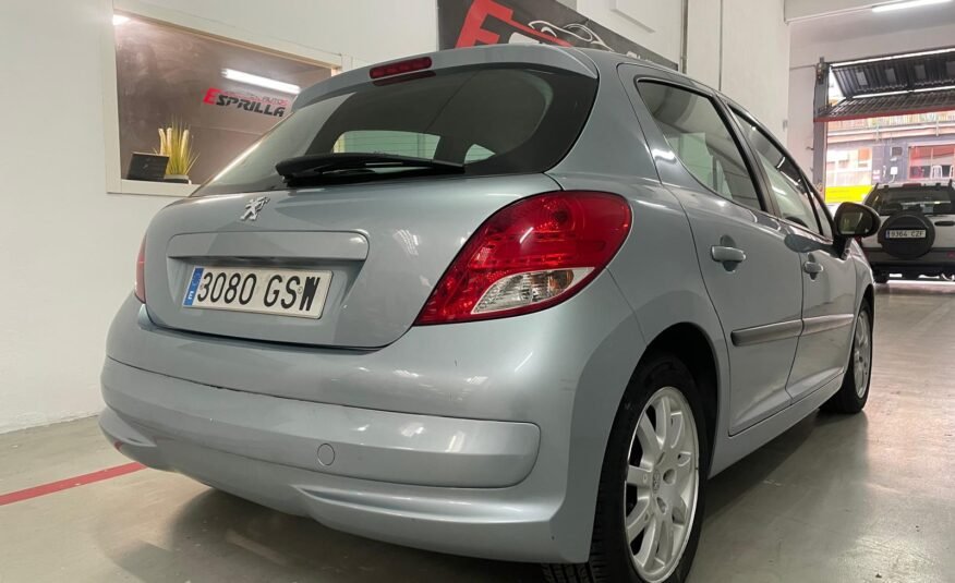 PEUGEOT 207 1.4