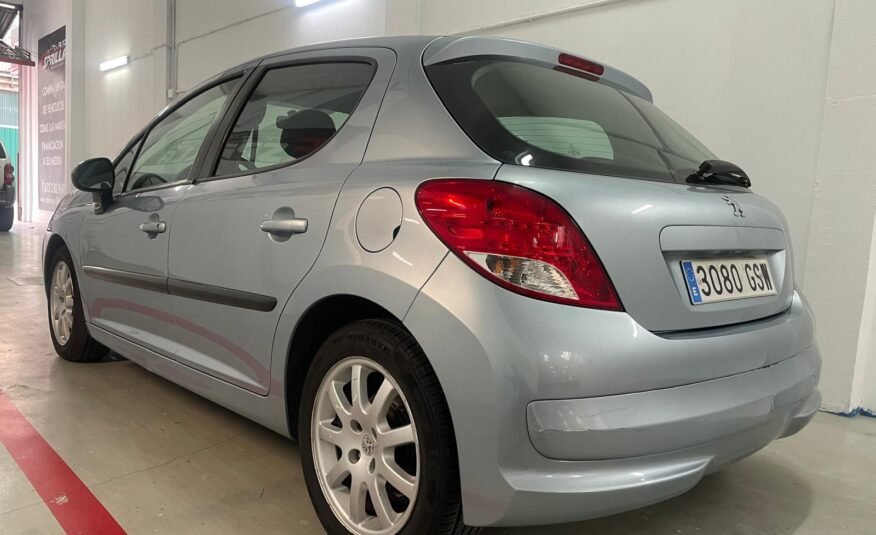 PEUGEOT 207 1.4