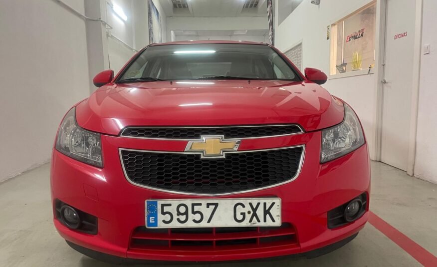 CHEVROLET CRUZE HATCHBACK 2.0