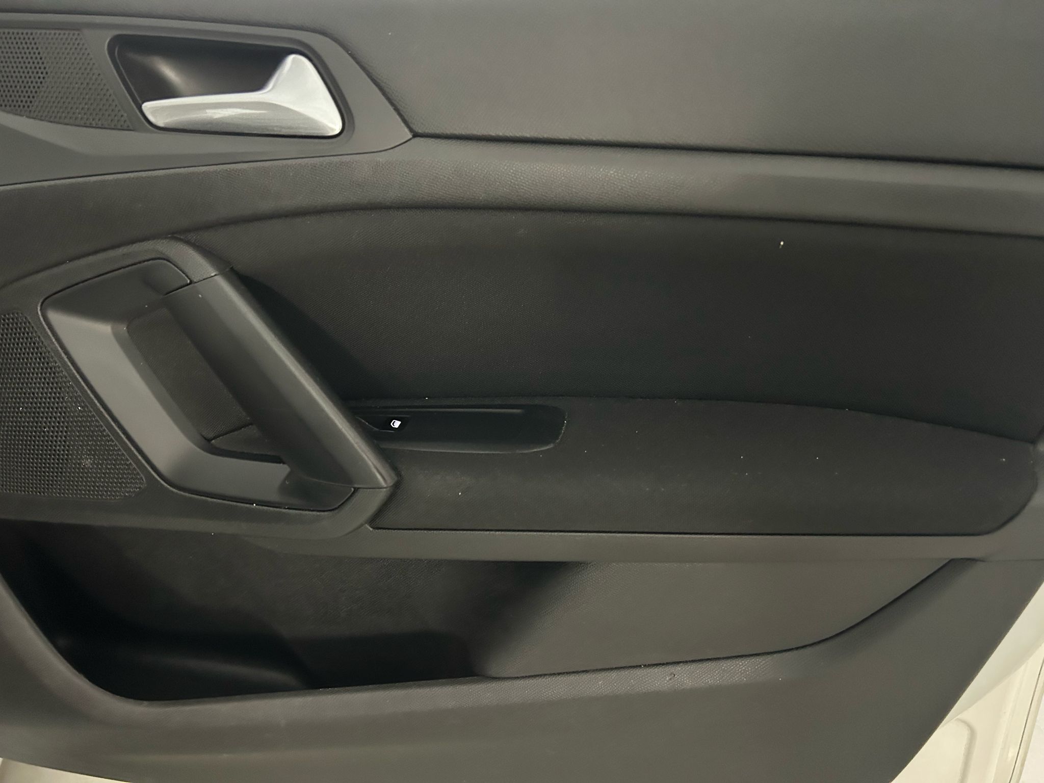 PEUGEOT 308 1.6HDI