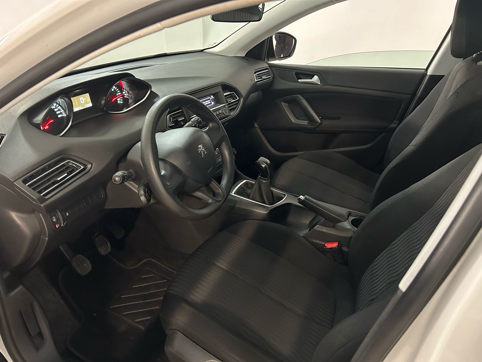 PEUGEOT 308 1.6HDI
