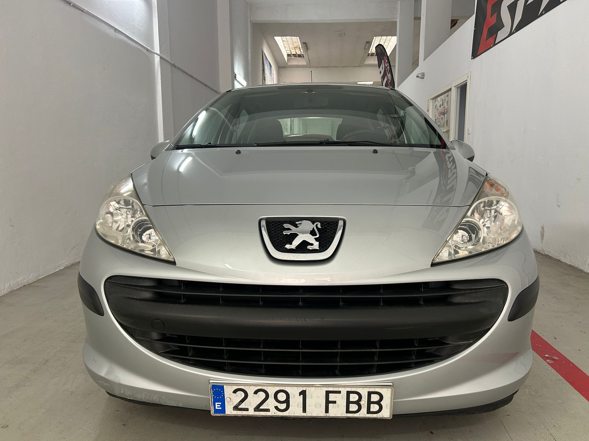 PEUGEOT 207 1.4