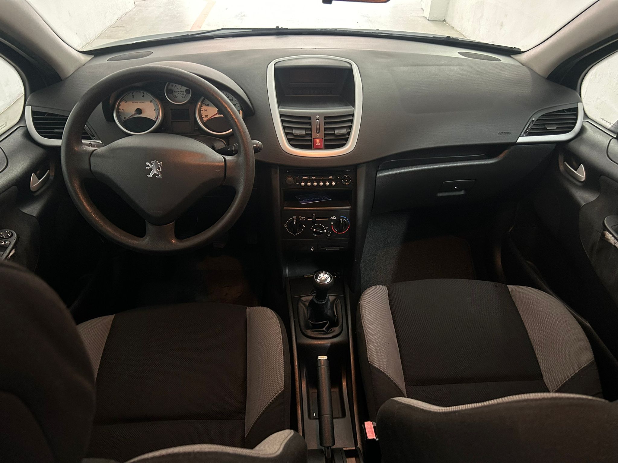 PEUGEOT 207 1.4