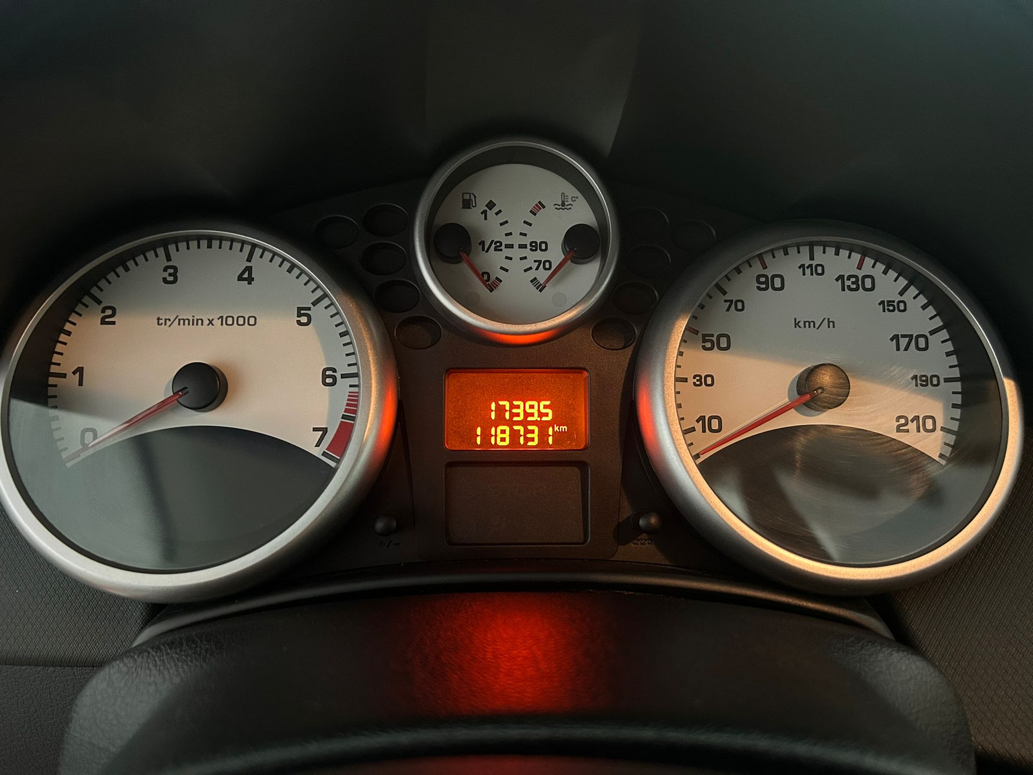 PEUGEOT 207 1.4