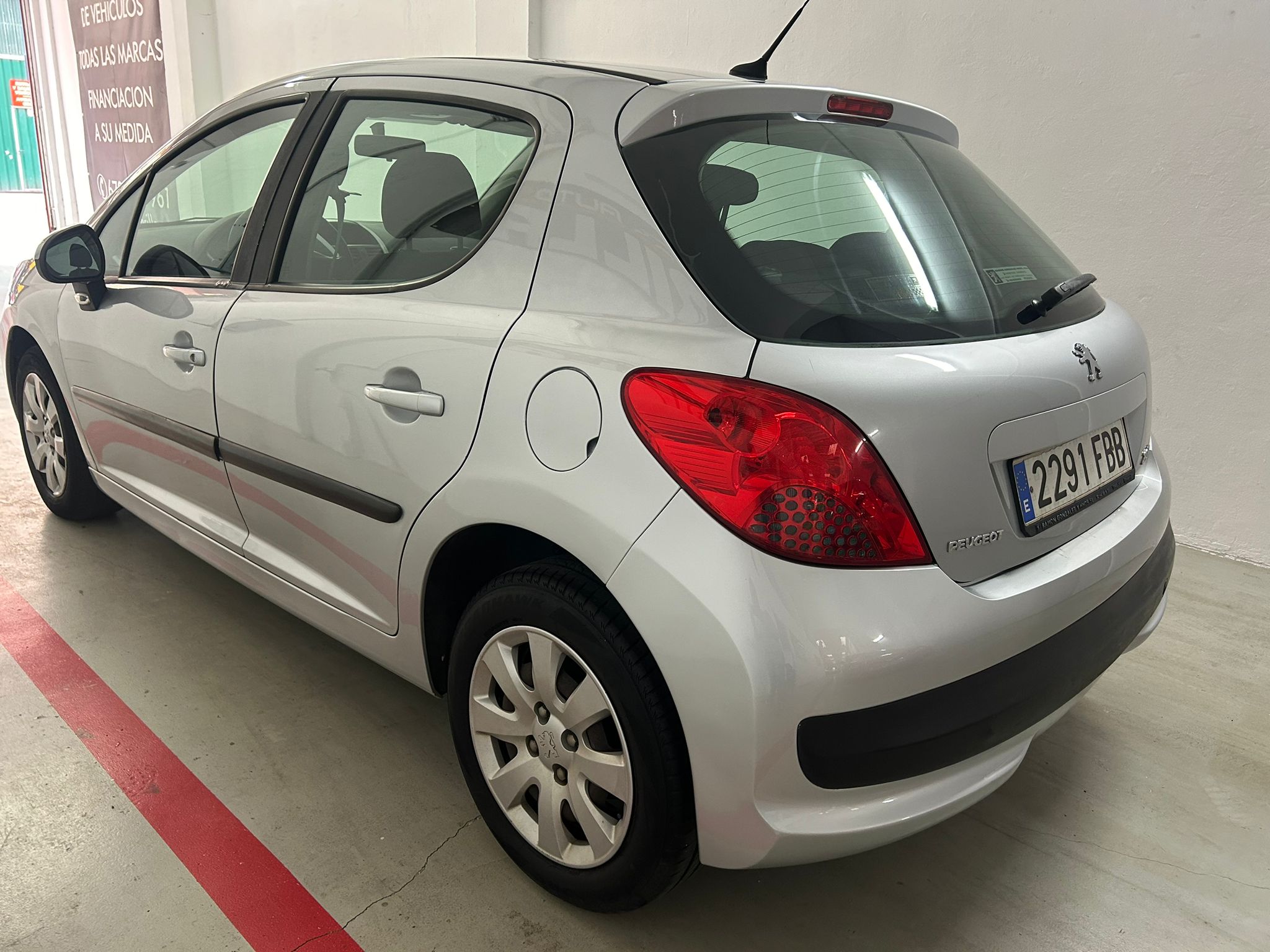 PEUGEOT 207 1.4