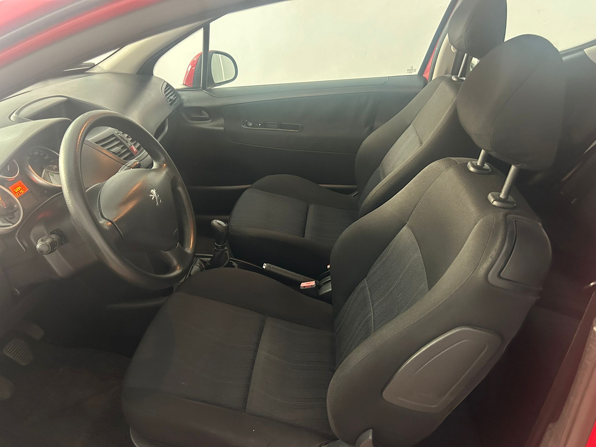 PEUGEOT 207 1.4